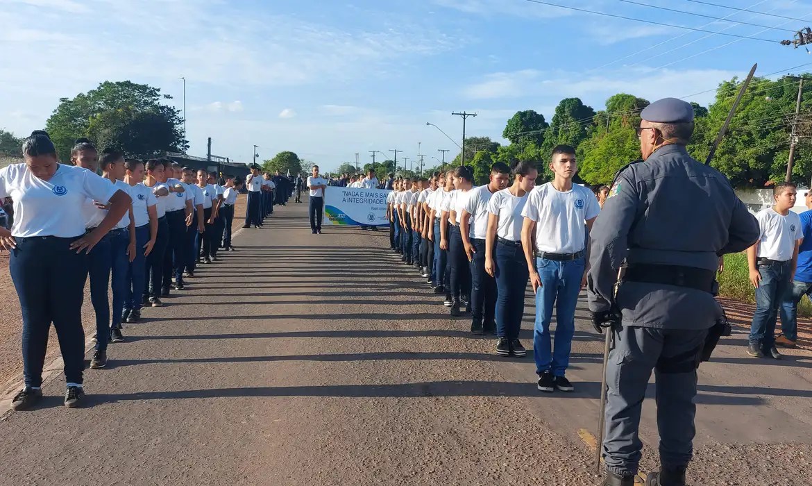 305622344_544625304134104_8633136336367172657_n-topaz_0 Entenda por que escolas estaduais de SP se tornarão cívico-militares