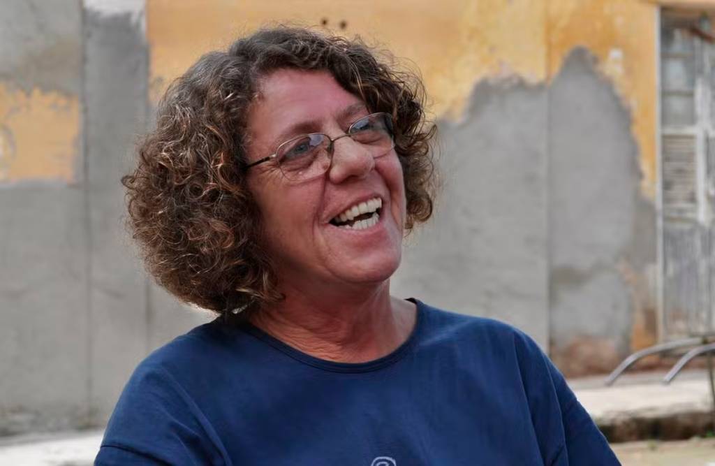 Morre Cristina Buarque, cantora paulistana, aos 74 anos