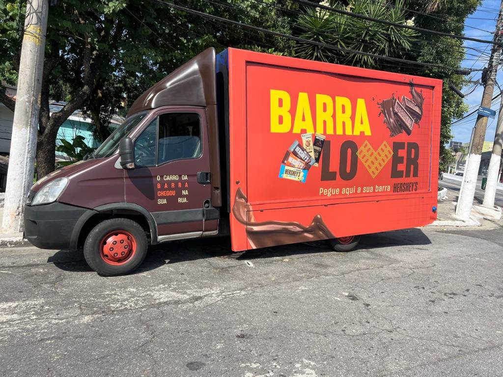 CARRO DA BARRA HERSHEY’S Caminhão de chocolate cor laranja
