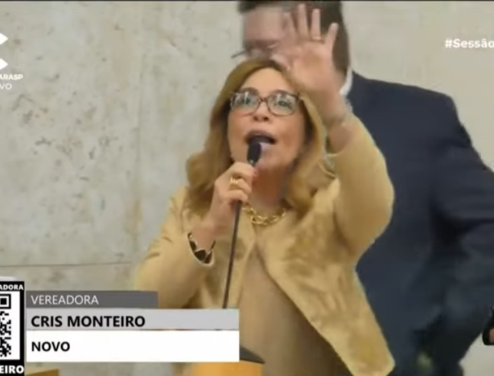 Vereadora Cris Monteiro (Novo) em plenário da Câmara de São Paulo