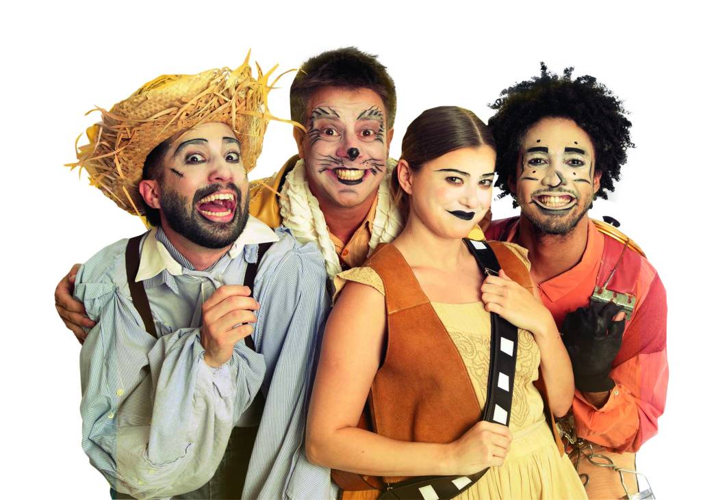 ‘Mágico Di Ó’ traz sertão ao palco em forma de cordel