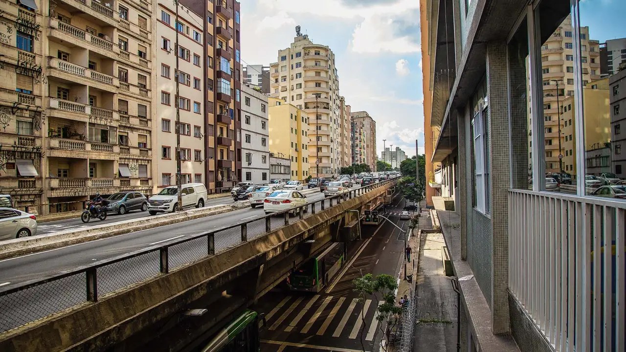 minhocao-ganha-estacionamento