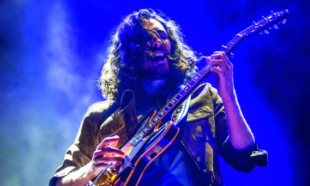 Hozier faz show único em São Paulo