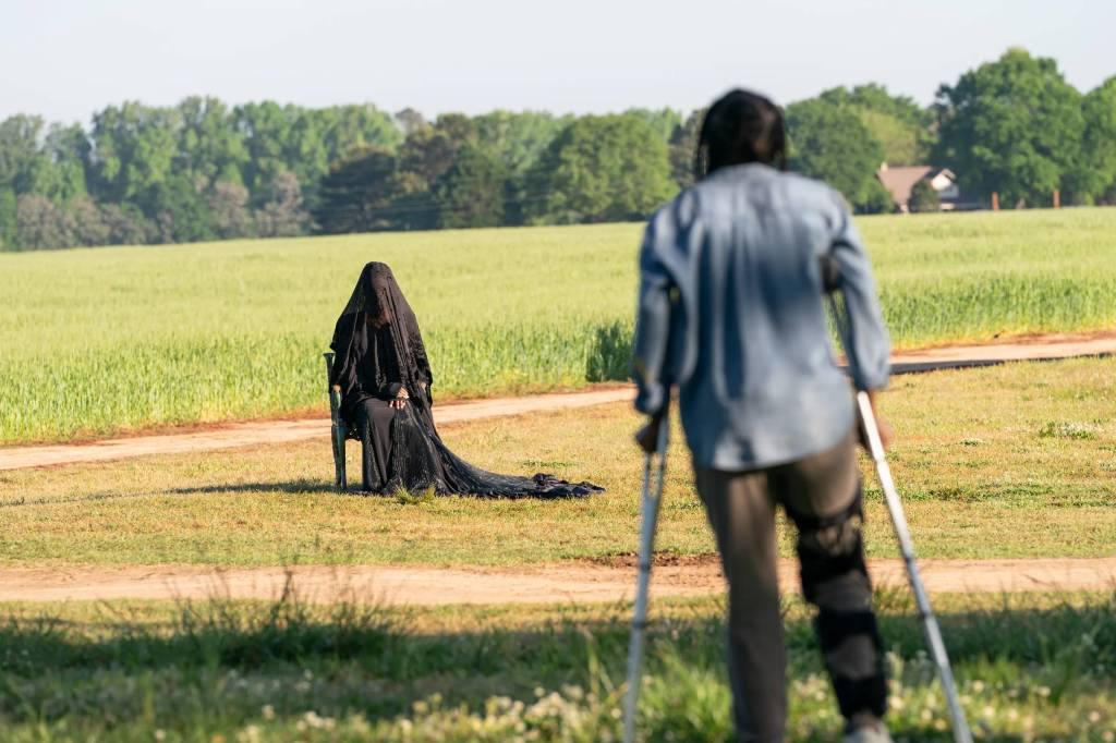 Com figura misteriosa, ‘A Mulher no Jardim’ brinca com medos profundos