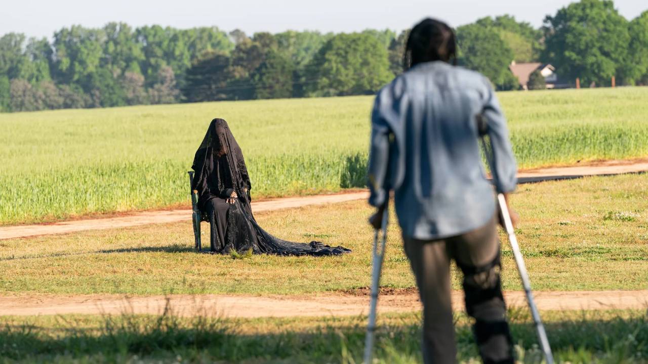 Família contra figura misteriosa: revisitando erros do passado