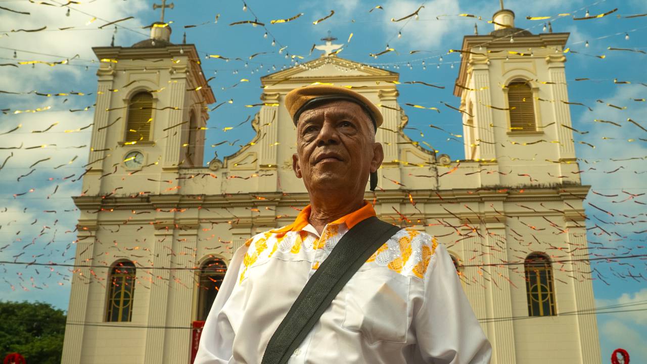 Mestre Bira, do Moçambique de Lorena: cultura popular paulista