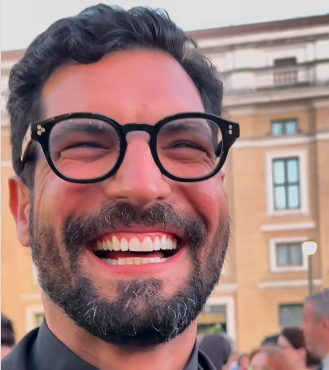 Saiba quem é o padre gato brasileiro que viralizou no anúncio do papa