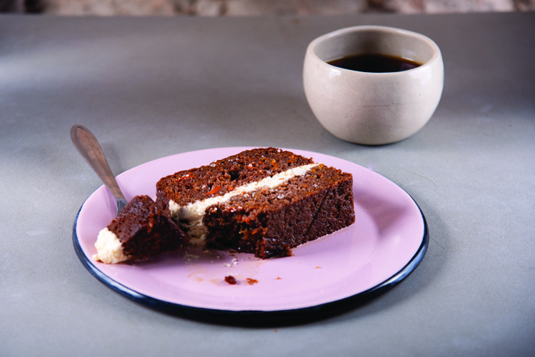 FFV Café: bolo de cenoura com especiarias e café coado