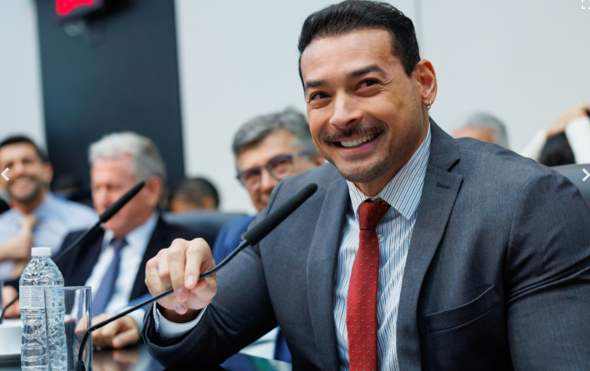 Alesp aprova meia-entrada para personal trainers em SP