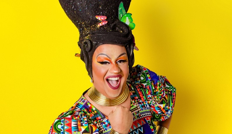 Helena Black: a drag queen contadora de histórias