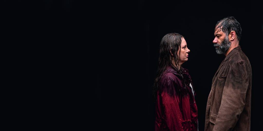 Casal se reencontra após dez anos diante do túmulo do filho em ‘Veneno’