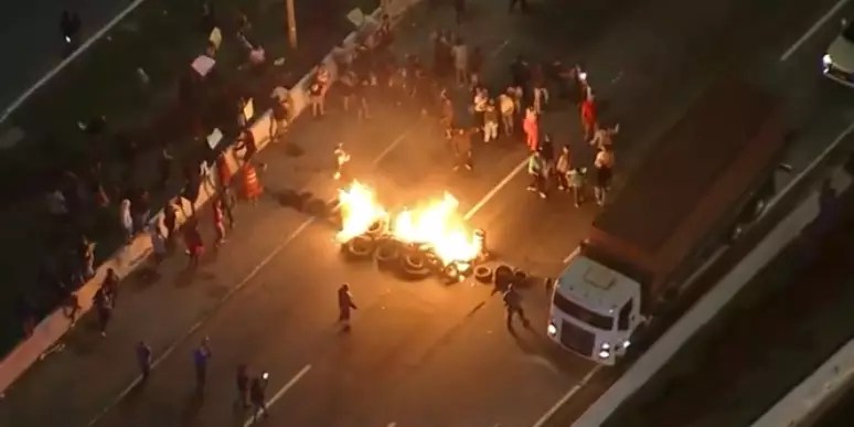 manifestantes-marginal