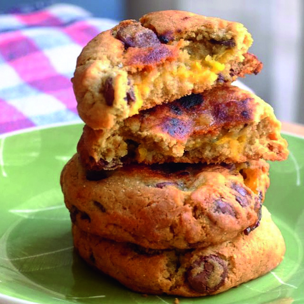 cookie maracujá.jpg Cookies empilhados em prato verde