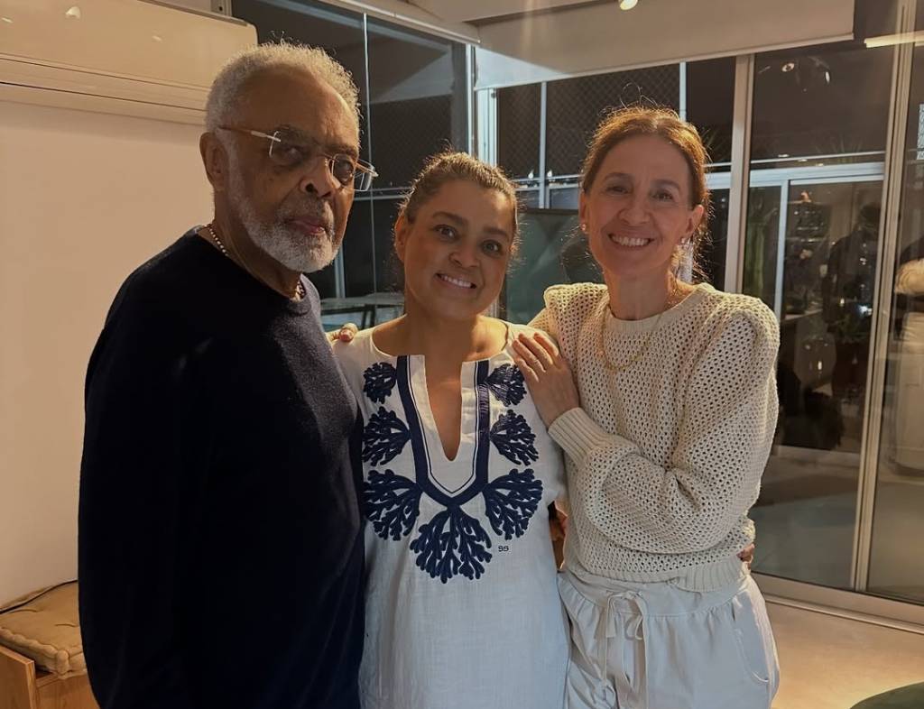 Preta Gil tem alta de hospital de SP e volta para casa