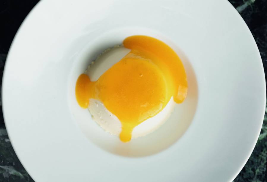 Bottega Bernacca: panacota com calda de tangerina
