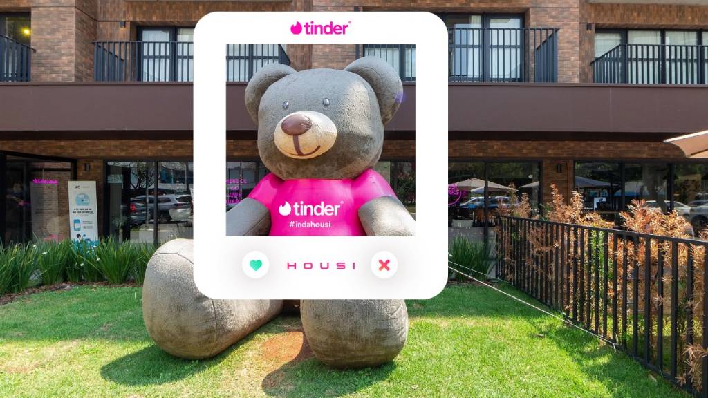 Tinder e Housi promovem festa para solteiros