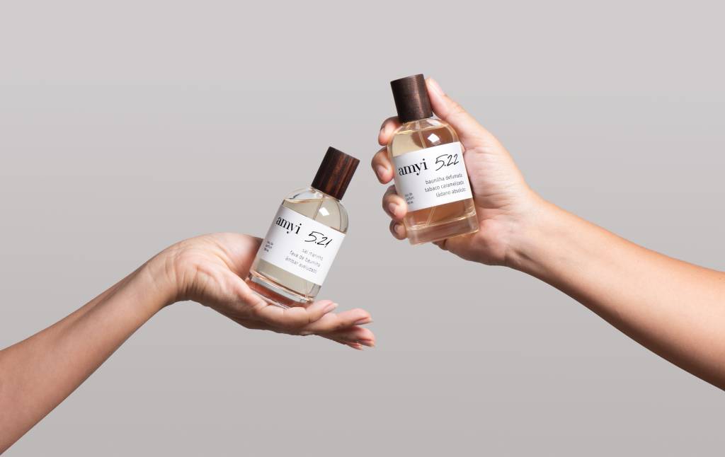 Amyi lança coleção de perfumes com baunilha