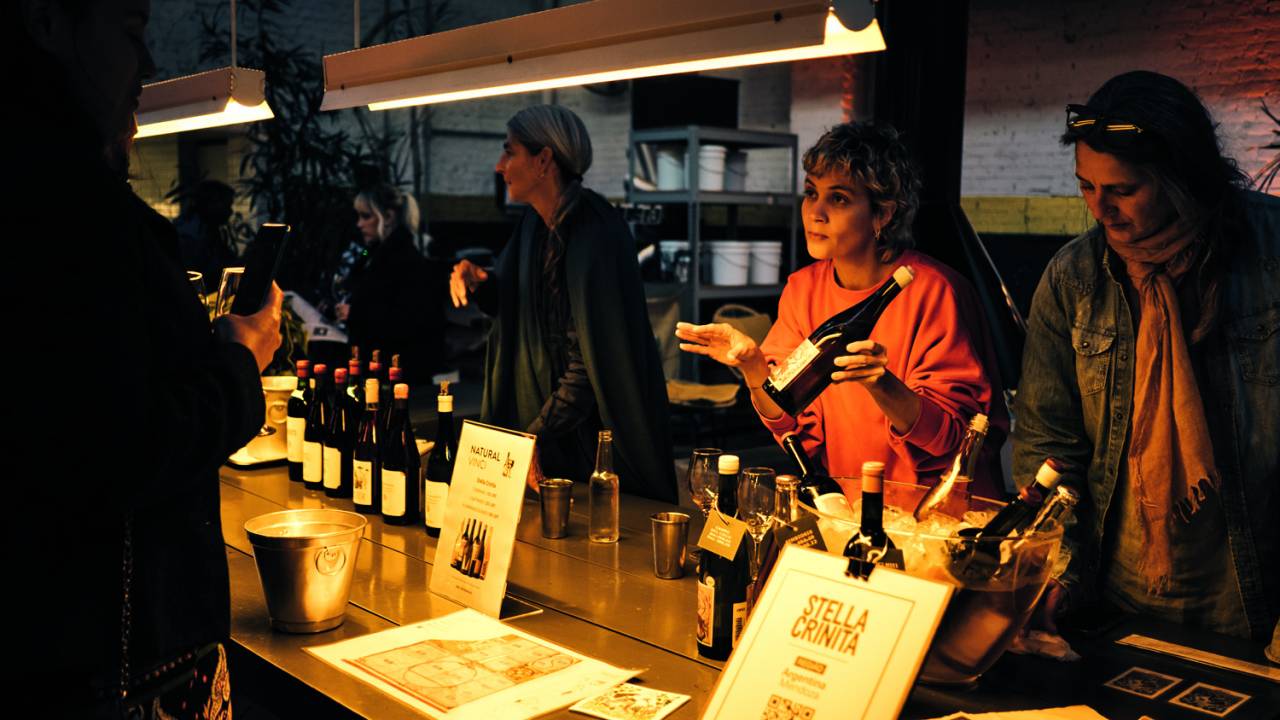 Feira de vinhos no Futuro Refeitório