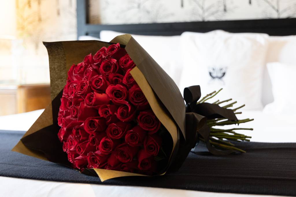 Como são os bastidores dos hotéis no Dia dos Namorados?