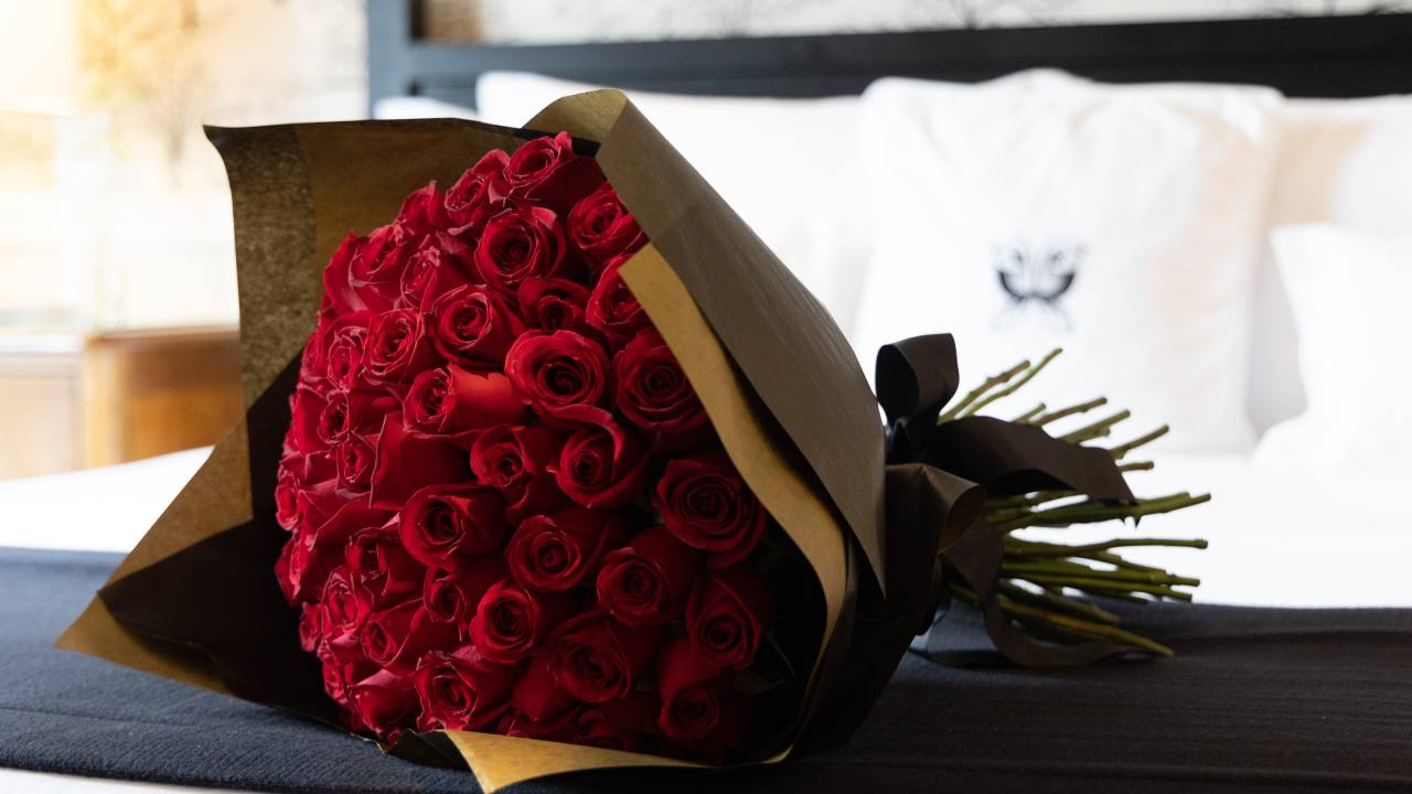 Buquê de rosas: Dia dos Namorados no Palácio Tangará