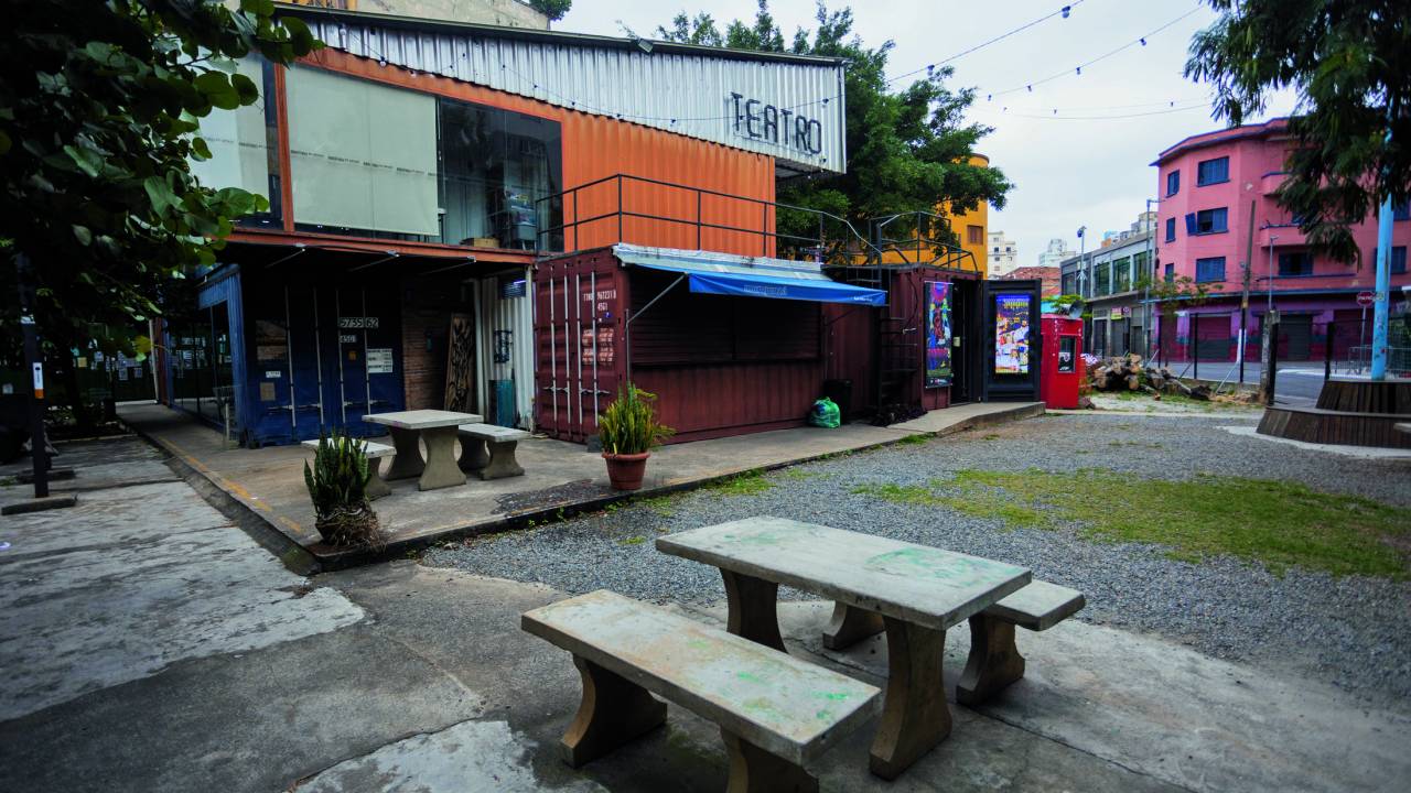 teatro-de-conteiner-despejo