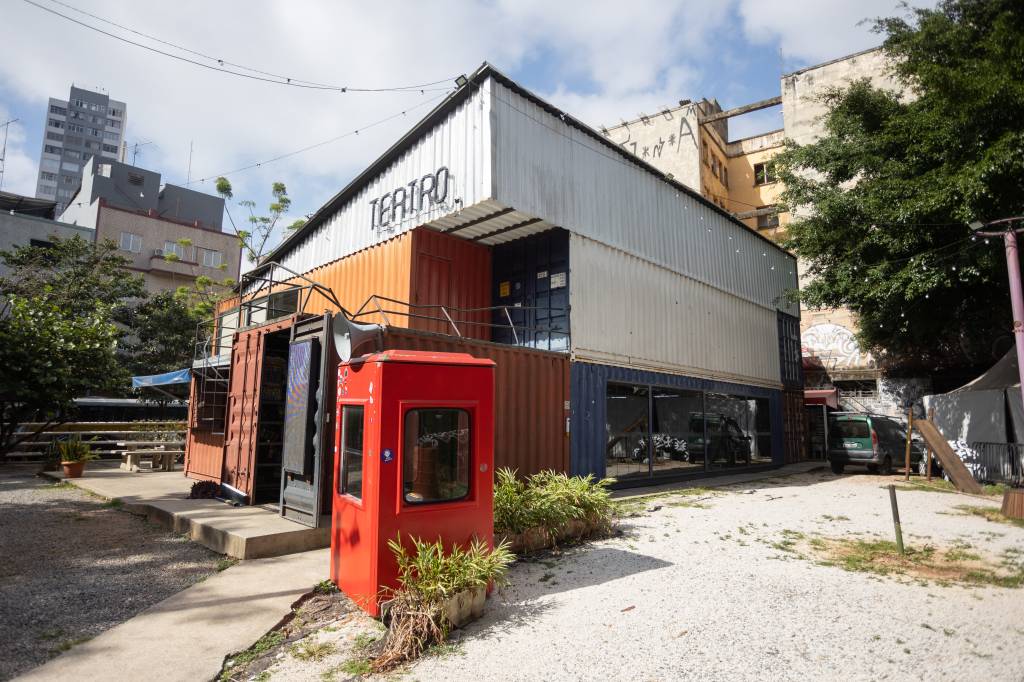 Teatro de Contêiner apresenta duas alternativas para evitar despejo