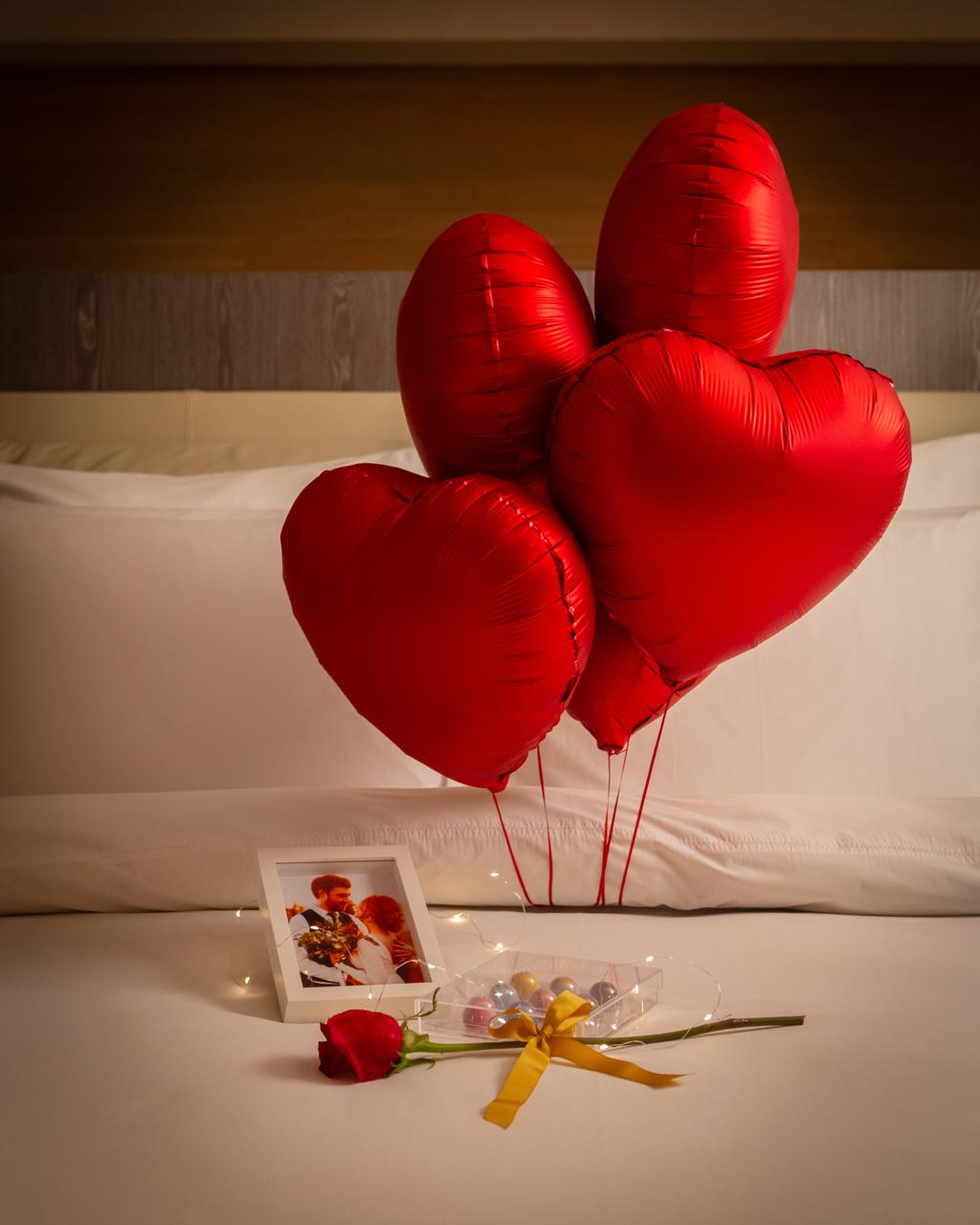 Unique Lovers Crédito Divulgação Hotel Unique para o Dia dos Namorados: balões, muitas flores e docinhos