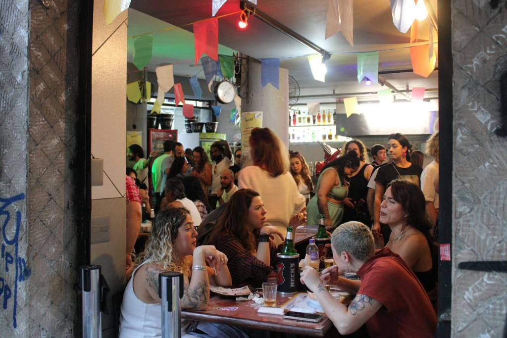 Bares promovem Festa Junina na região de Santa Cecília