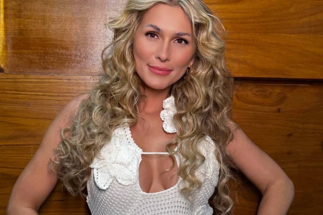 Lívia Andrade é apresentadora