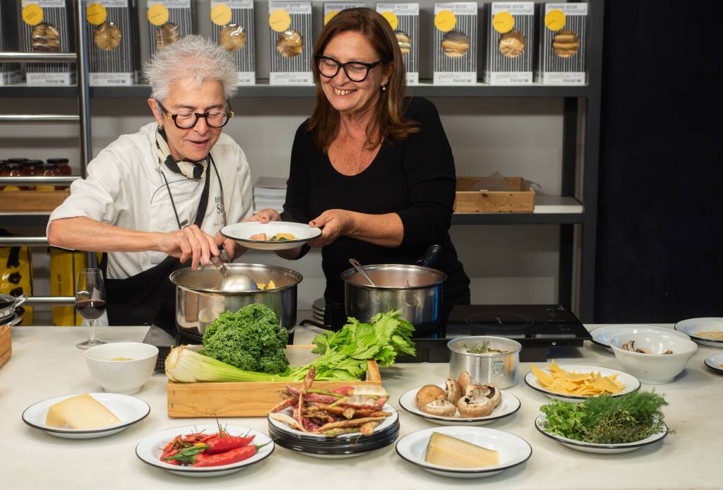 Mesa III recebe a jornalista Patrícia Ferraz para um pasta e fagioli