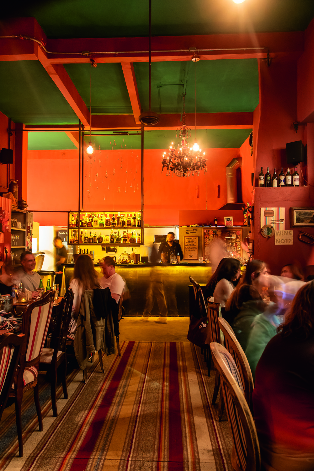 Condessa Bar: drinques e público 40+ agitam ruazinha de Pinheiros