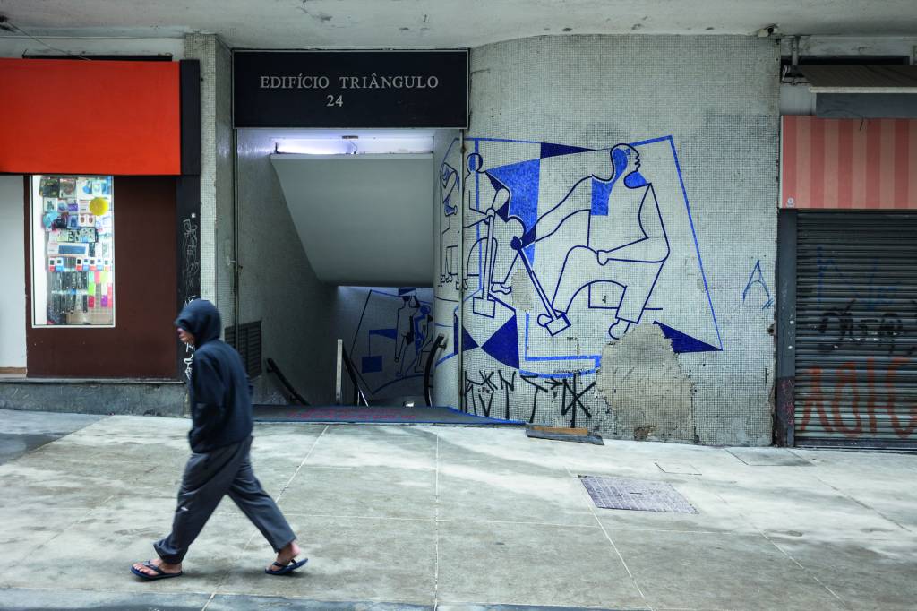 Projeto busca restaurar painel depredado de Di Cavalcanti no centro histórico