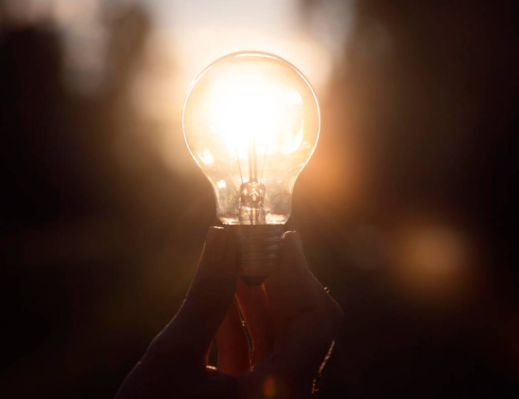 Aneel aprova reajuste de 13,26% na conta de luz residencial de SP