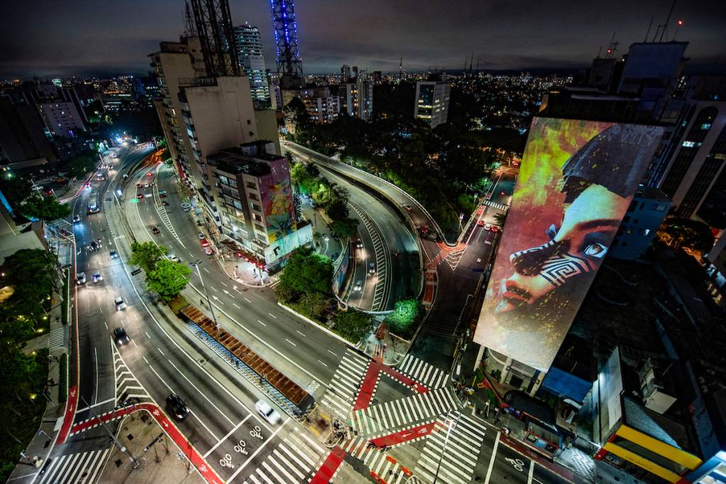 Treino e flerte: startup promove corrida para solteiros na Paulista