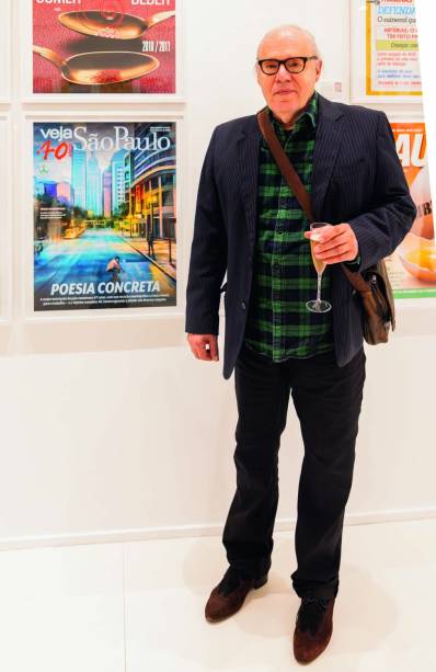 O artista plástico Gregório Gruber diante da capa que fez para VEJA SÃO PAULO O artista plástico Gregório Gruber diante da capa que fez para VEJA SÃO PAULO