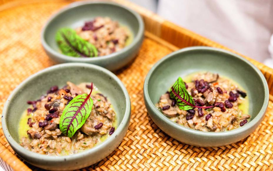 Risoto de cevadinha com cogumelo Risoto de cevadinha com cogumelo