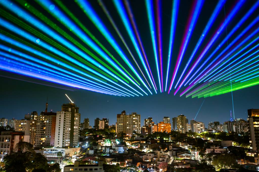 Festival Internacional de Luzes chega a São Paulo com drones, lasers e projeções