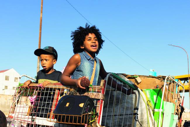 BOLINHA 4 BENIN E RIHANNA A MELHOR MÃE DO MUNDO Crédito +Galeria Divulgação.jpeg filme-a-melhor-mae-do-mundo