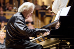 O maestro João Carlos Martins: concerto no Teatro Santander com a Orquestra Bachiana SESI-SP