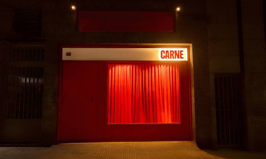 Carne: o que está por trás da cortina vermelha na Santa Cecília?