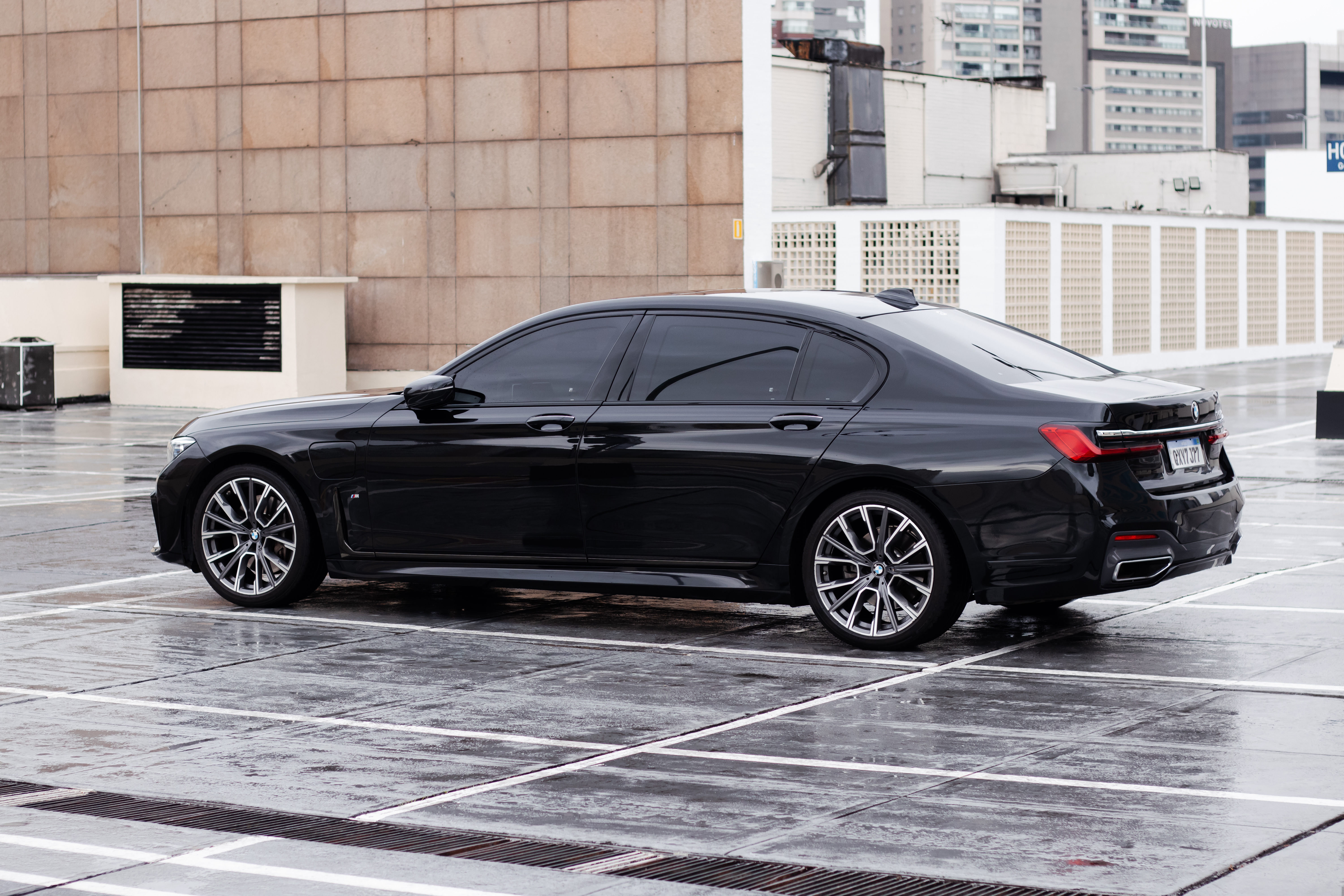 Corridas em BMW blindada: no app Rhino