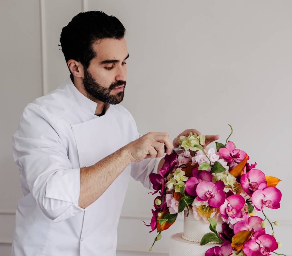 Nelson Pantano exibe série de 15 bolos em evento de luxo