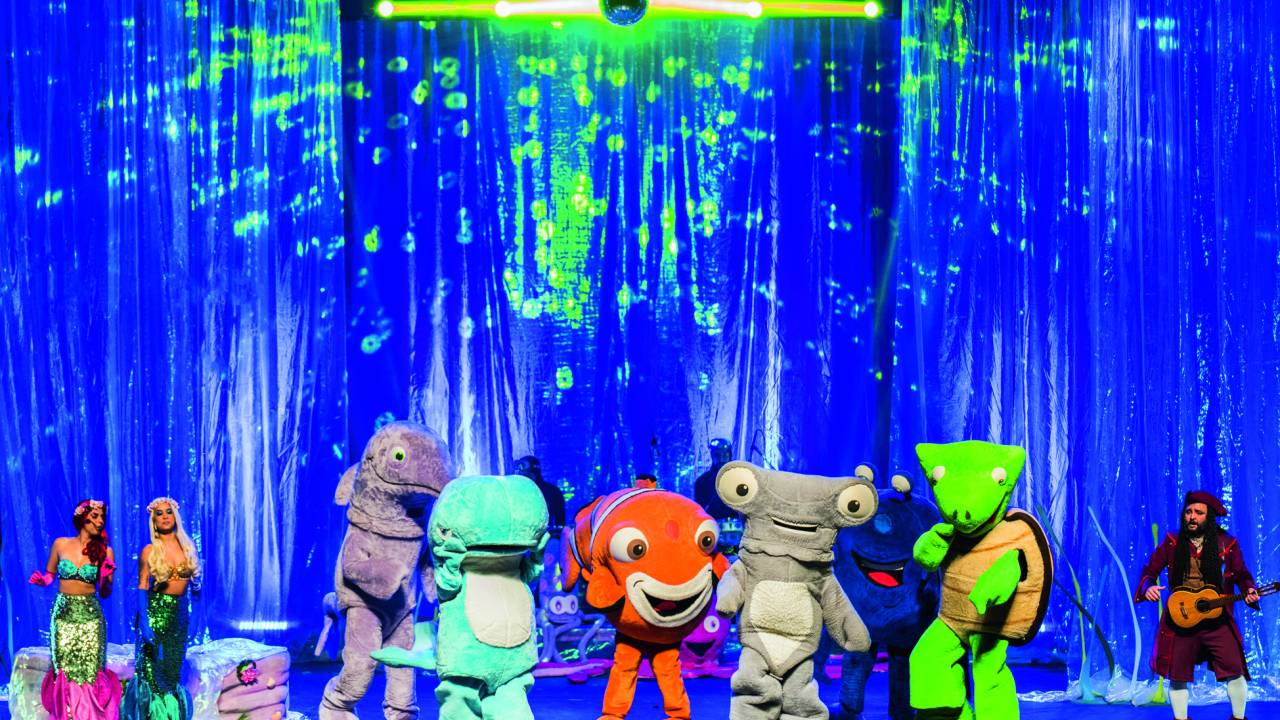 Fundo do mar no palco e em livro
