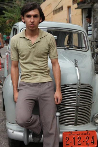 'Não Pare Na Pista' (2014): Ravel viveu o jovem Paulo Coelho no filme sobre o escritor, dirigido por Daniel Augusto