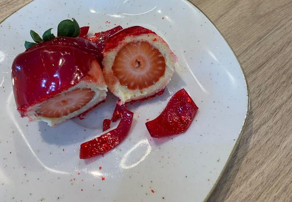 Morango do amor proteico: hospital cria versão do doce para pessoas com restrições alimentares