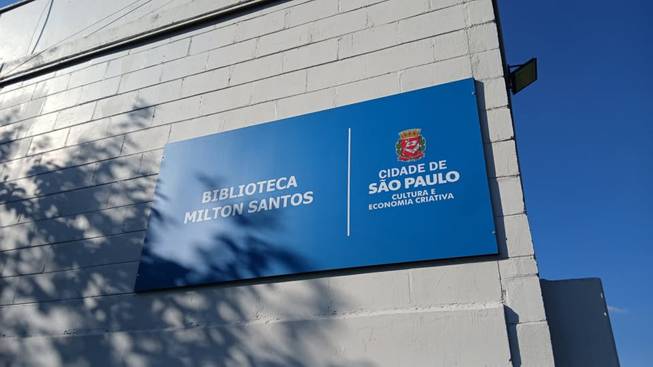 Biblioteca Milton Santos, em SP, distribui livros gratuitamente nesta terça (5)