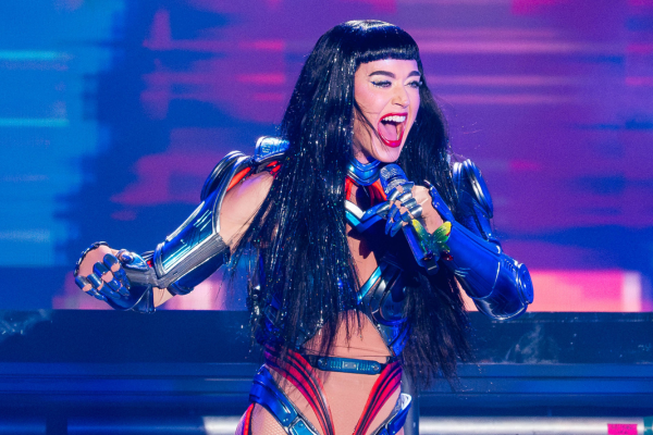 Encerramento do The Town tem show truncado de Katy Perry e festa de Joelma