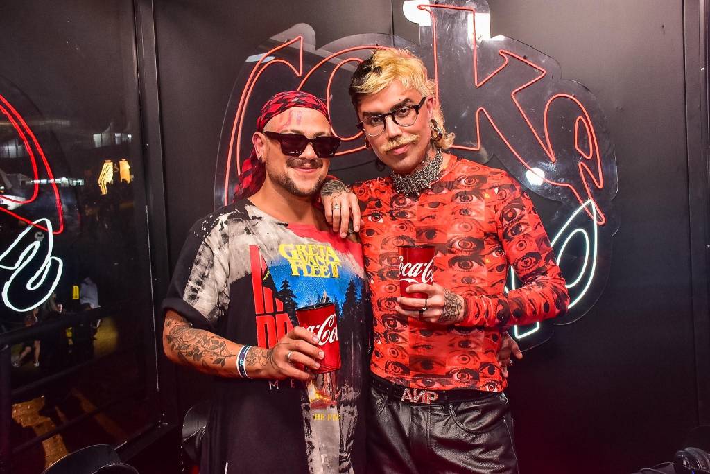 Famosos marcam presença no The Town; confira os looks