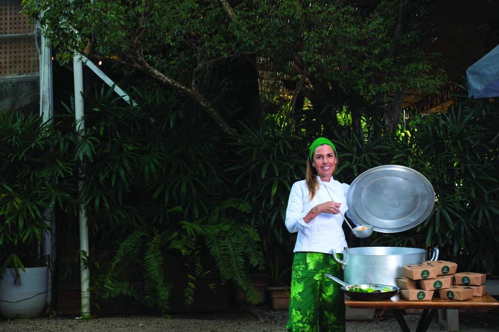 Conheça o trabalho social de Morena Leite fora do restaurante Capim Santo