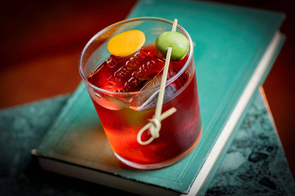 Negroni Week 2025 tem edição estendida e brindes no Brasil